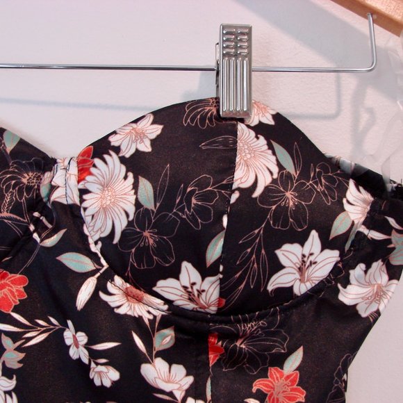 Streetwear Society Black Red Floral Satin Strapless Bustier Corset Crop Top NWT - Picture 2 of 11